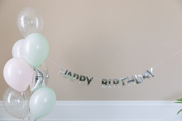 Decorating With Helium Balloons is Harder Than it Looks, Why Not Leave it to the Pros?